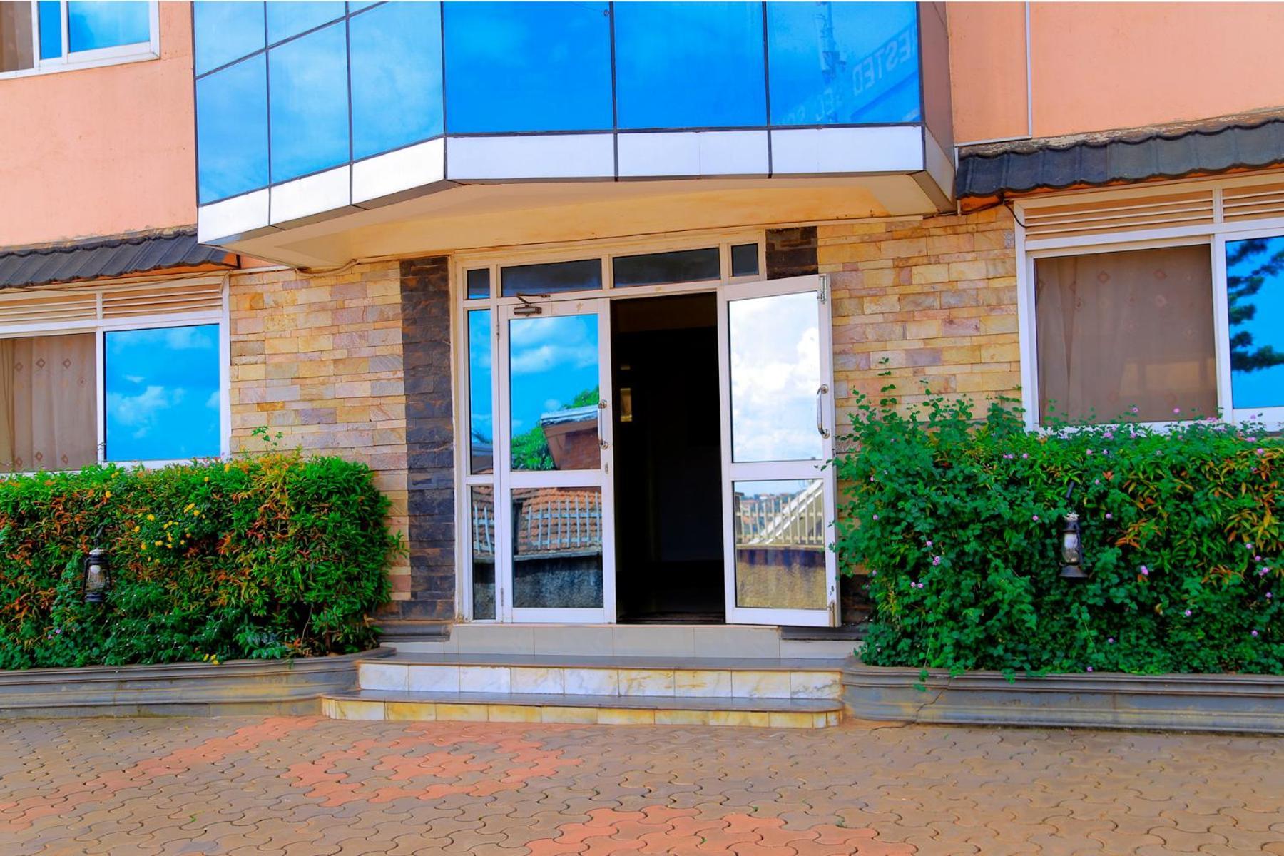 Acactus Hotel Kampala Exterior photo
