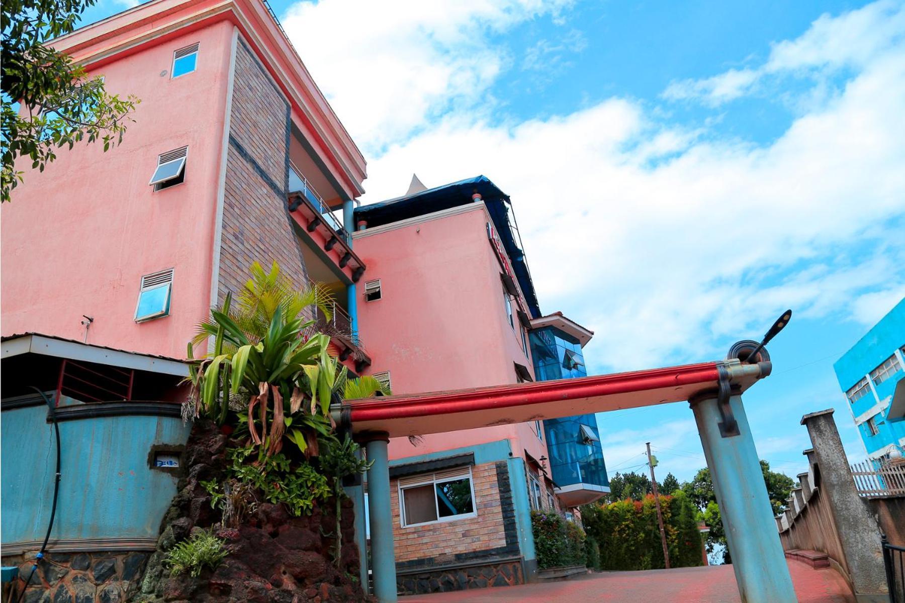 Acactus Hotel Kampala Exterior photo